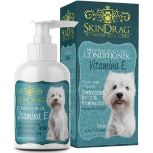 Botella de Skindrag Acondicionador de Drag Pharma, con Vitamina E para hidratar la piel y el pelo de perros.